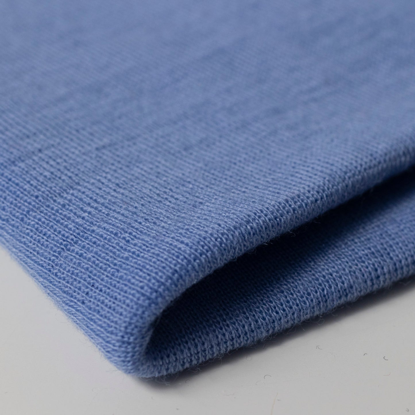 100% MERINO RIB W TUBIE MROŹNY NIEBIESKI