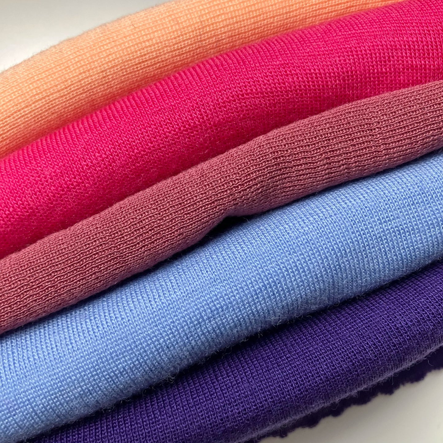 100% MERINO RIB W TUBIE BRZOSKWINIA