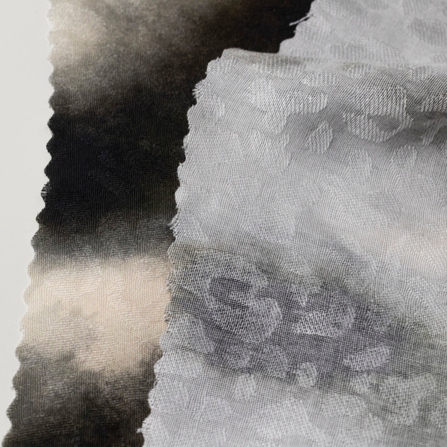 TKANINA 100% WISKOZA - ŻAKARD CZARNO BIAŁY - 01