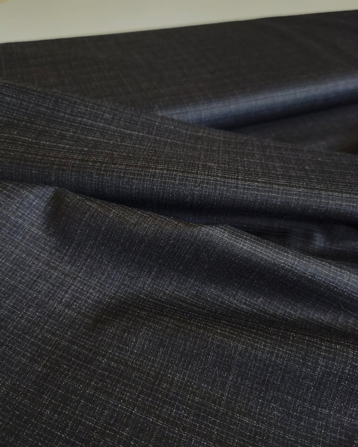 CHECKED WOOL FABRIC ON BLACK BACKGROUND - 626