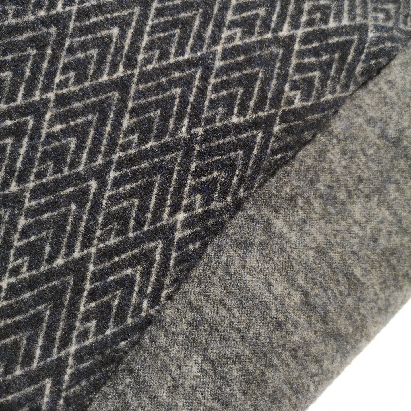 POLAR 100% MERINO GRANATOWY ŻAKARD - ostatnie metry!