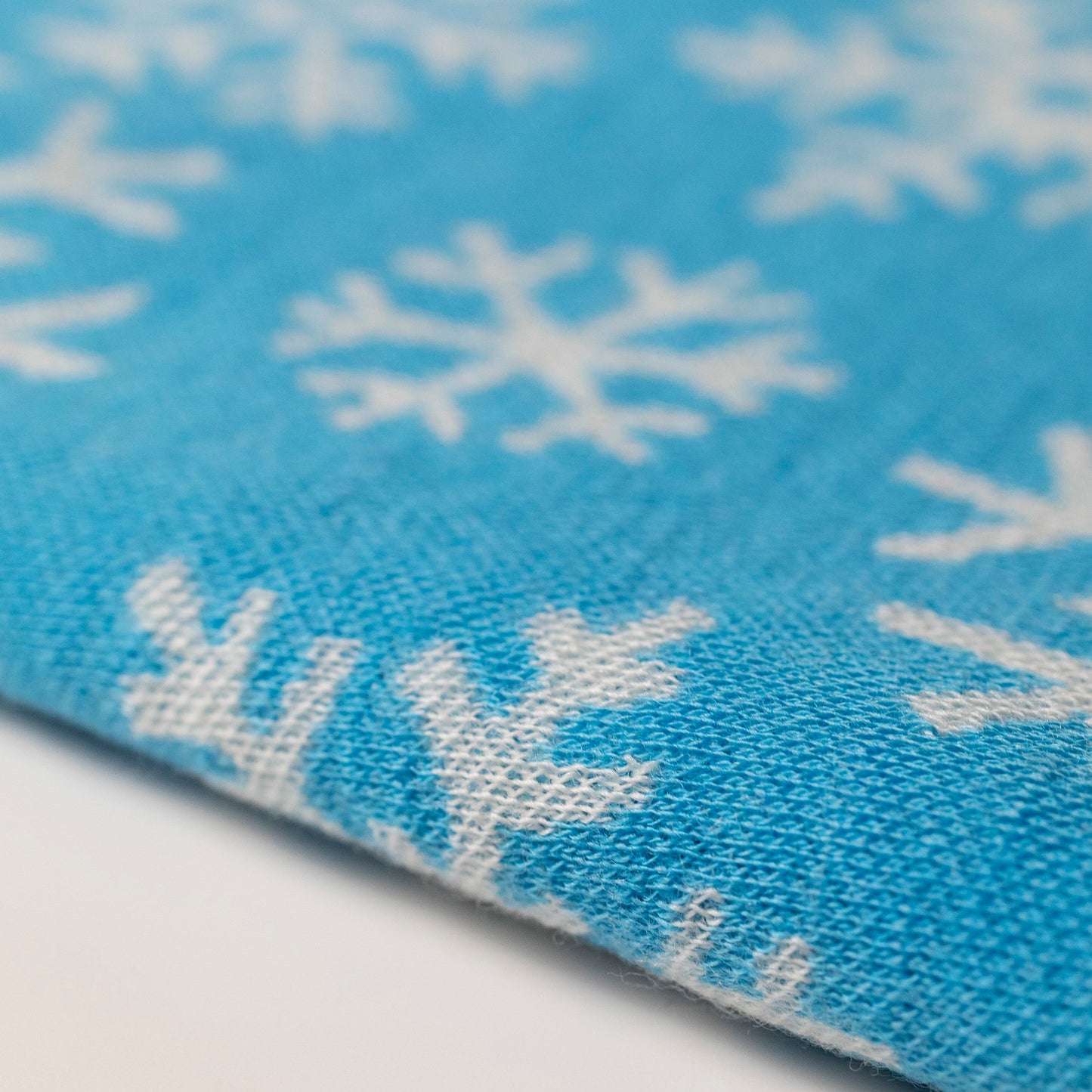 JACQUARD KNITTED 100% MERINO WOOL SNOWFLAKES TURQUOISE