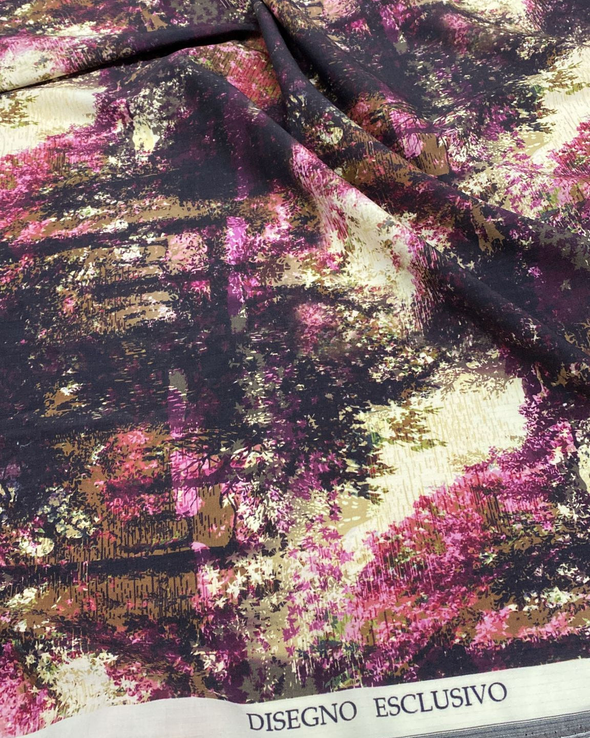 TKANINA WEŁNIANA DRUKOWANA - FIOLETOWY LAS