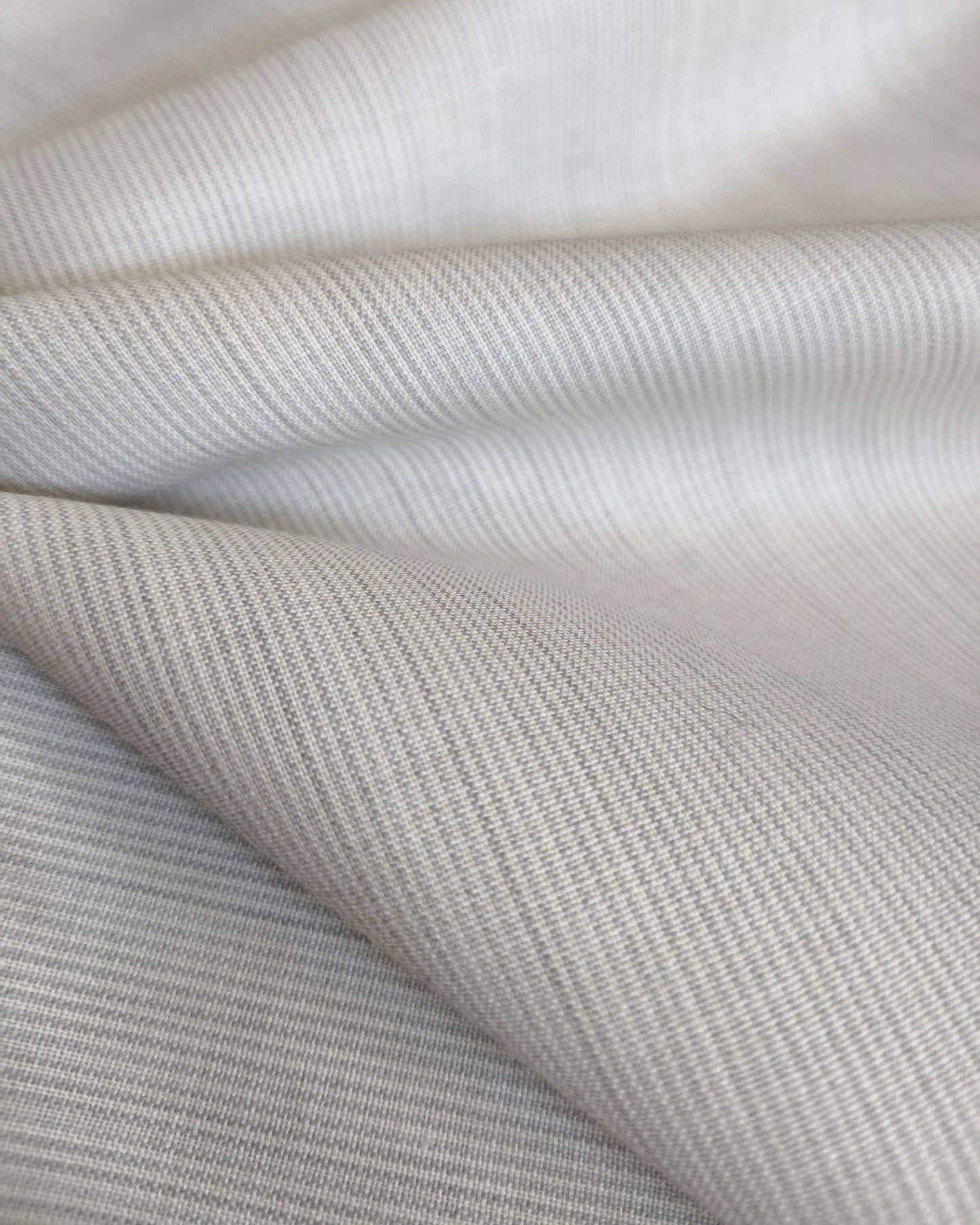 WOOL FABRIC PRINTED WITH DELICATE STRIPES - 635