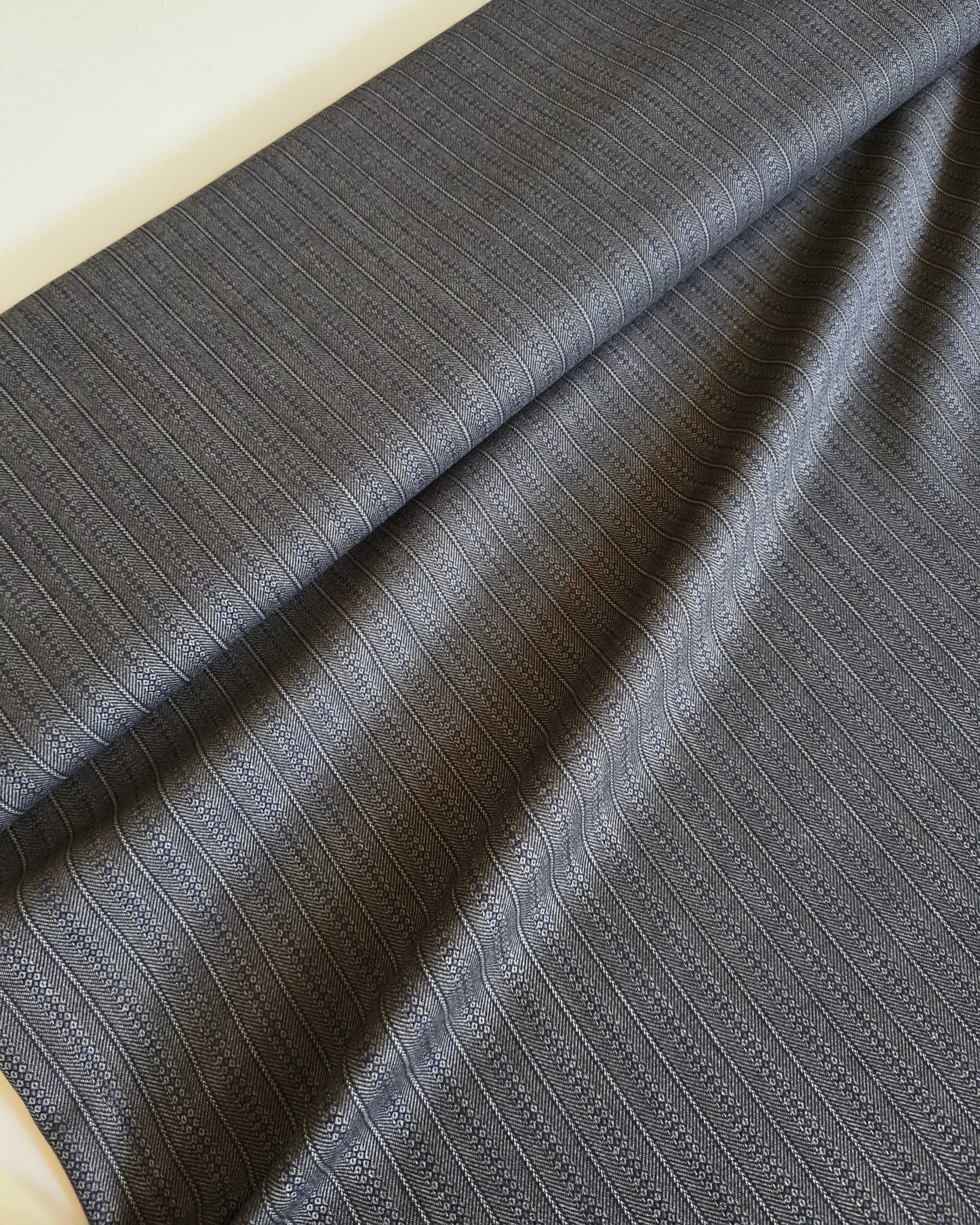 WOOL FABRIC ASH GRAY WITH PATTERN - 631
