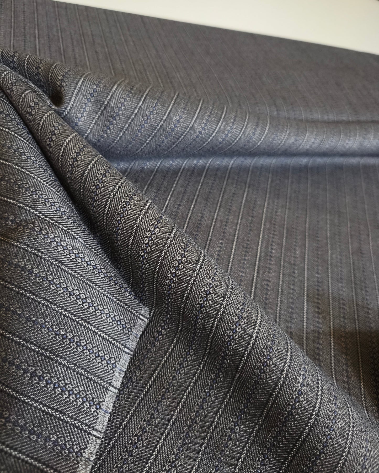 WOOL FABRIC ASH GRAY WITH PATTERN - 631