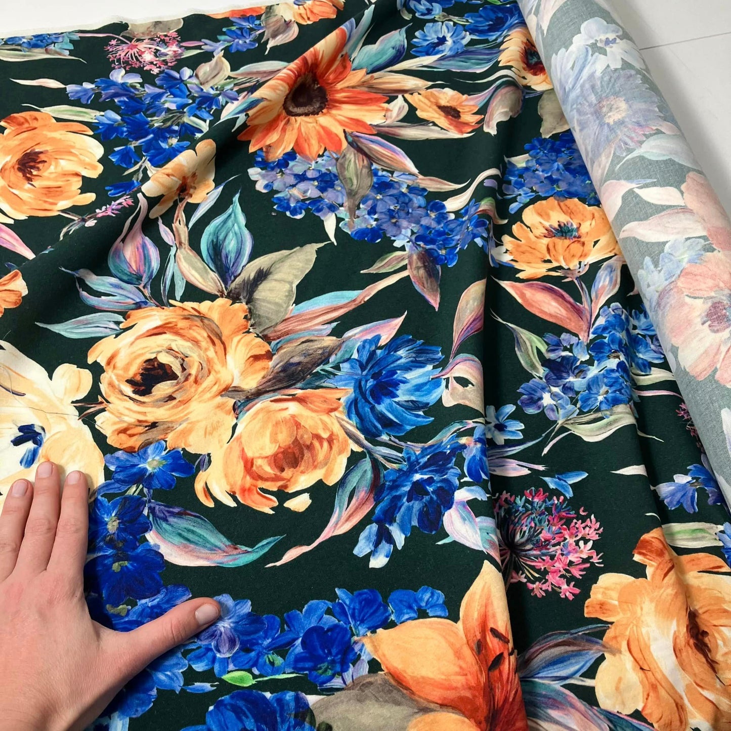 100% WOOL FABRIC PRINTED SUNFLOWERS AND ROSES (TWD) 